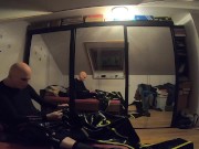 Mit Puppenmaske im aufblasbaren Cyborg Heavy Rubber Anzug
