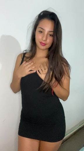Teenager shows off her tits on OnlyFans