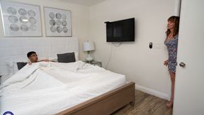 ”Sexy mature Cyndi Sinclair spreads her legs for assfucking”