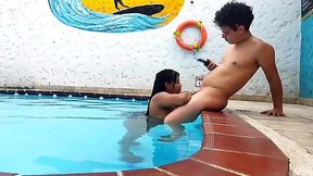 Curvy Indian MILF Treated a Guy With Blowjob And Rimming In the Swimming-pool