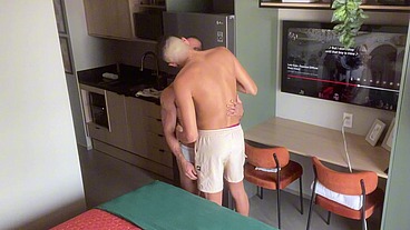 Peguei um Uber e o motorista quis entrar pra eu pagar a corrida de outra forma. - Completo