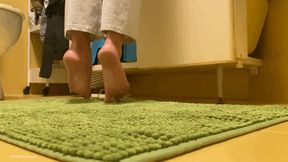 ON MY TIPTOES BAREFOOT PRETTY FEET - MP4 Mobile Version