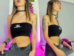 Amateur hottie solo masturbation