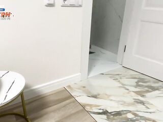 "Hey, Aid Your Stepmom!" - Sexy mother I'd like to fuck Housewife In Taut Leggings with large booty Stuck In the Washer