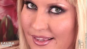 Lara takes on the fuck machine!