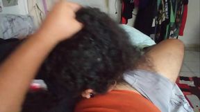 Mi padrastro me obliga a mamarle la verga hasta la garganta