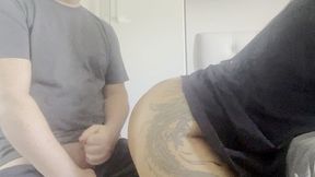 peguei ele batendo punheta comecei a rebolar pra ele
