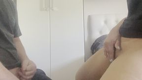 peguei ele batendo punheta comecei a rebolar pra ele