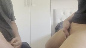 peguei ele batendo punheta comecei a rebolar pra ele