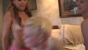 Ten topanga goes lesbo
