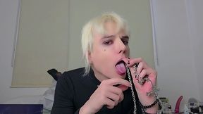 femboy safada toma um banho com sua propria porra depois de se masturbar muito! - dorian drake