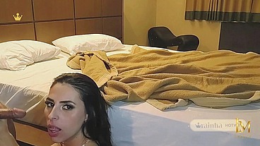 Olha o negão me fodendo corno, olgha esse pau!" - Casada safada leva amante negao bbc para o motel fode com ele e humilha o marido corno manso