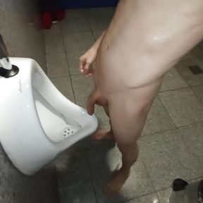 Piss shower and cum in toilet