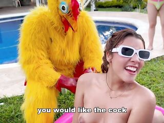 Frisby's chicken organizes fight between ALIX VLOGS and LARA ROSS to watch who will bang his overweight ramrod