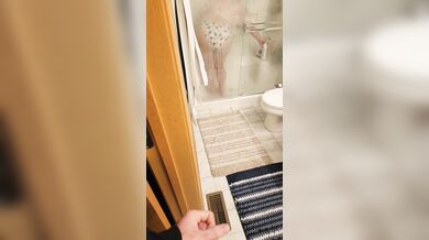 Creeping on a Girl Showering in HD POV
