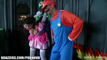 Brooklyn Chase & Keiran Lee Get Brazzers-Bound in Mario Bros. Parody