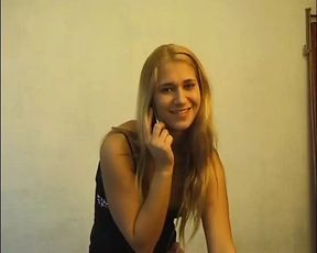 Linda&#039;s first casting a teen masturbating her blonde pussy