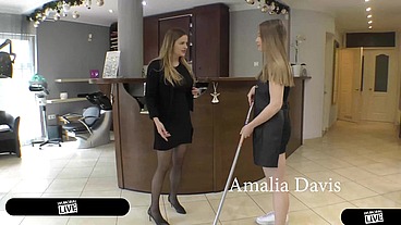 Frustrated Amalia Seduces Old Pervert Porno Dan In Salon!
