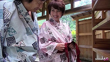Japanese Geisha give Blowjob at Spa while Soap Massage in Uncensored JAV Porn