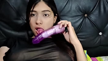 Esta sirvienta vino en pantalones cortos, provocando... no hubo manera, la foll&eacute_ hasta que me corr&iacute_