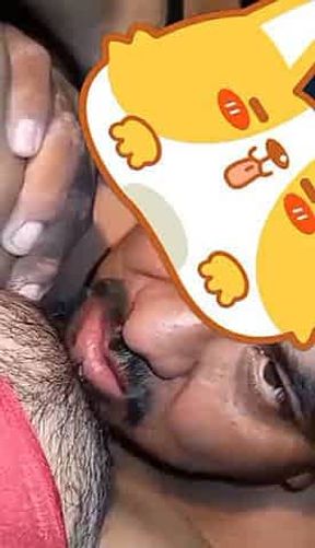 Chupando vagina de arenita