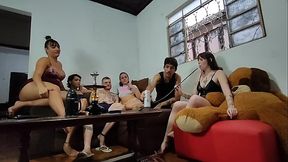 resenha entre amigos vira suruba mista