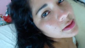 me amarraron y me vendaron los ojos para follarme como su esclava sexy y meter su verga en lo profundo de mi garganta