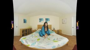 VIRTUAL REALITY BED TIME WITH BUSTY BRUNETTE JAMIE JONES