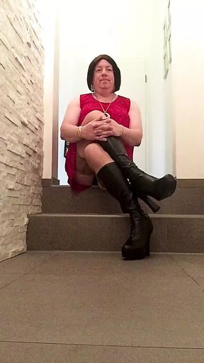 Nicki-Crossdress sexy red Chiffon-Dress ans Stockings stroking her cock