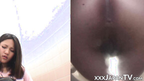 Amateur Japanese beauty fingering twat on close up