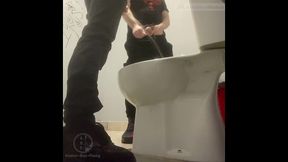 amateur friends pissing together in the club s toilets