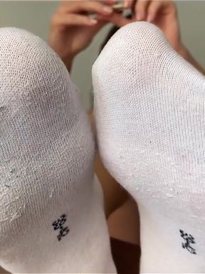 Step Brother, Please Keep Licking My Feet! I Let You Cum on It