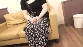 Voluptuous model gets creampied during private photo shoot