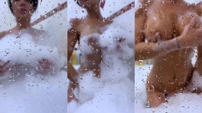 tu viens avec moi sous la douche ?