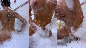 tu viens avec moi sous la douche ?