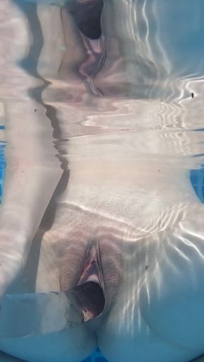 Underwater Dildo and Cream   Clip 1