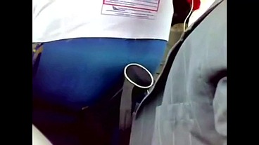 Putaria no ônibus durante a viajem de trabalho, os caras se Punhetando até gozar
