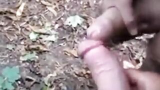 Hairy amateur enjoys public cumshot on his big dick