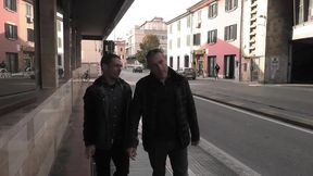 Slutty girl enjoys overwhelmed by three giant cocks