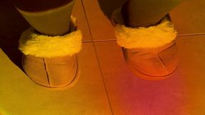 mes chaussons en fourrure bien odorants avec des insultes