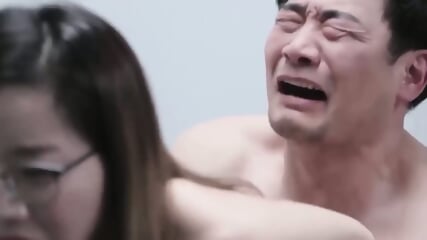 Korean girl with glasses is so hot!