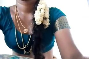 Tamil Aunty Showing All