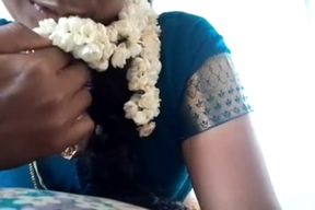 Tamil Aunty Showing All