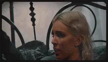 Anna Claire & Kenzie Taylor's Seductive Lesbian Encounter