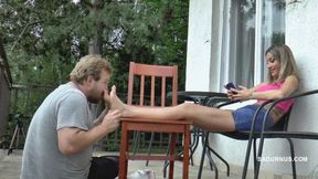 Tatjana's pause on the terrace! Barefoot wmv