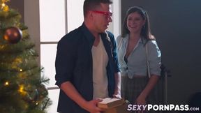 Czech brunette Tiffany Blue makes her lover cum inside her mouth