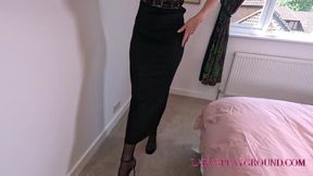 Lara Latex shows of the goods