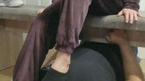 Footsniffing after gym Part 1 Füße schnüffeln nach dem Fitness Teil 1