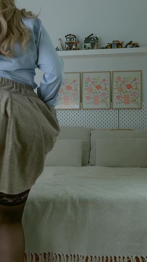 Elegant Chubby Wife with Huge Breasts Masturbates