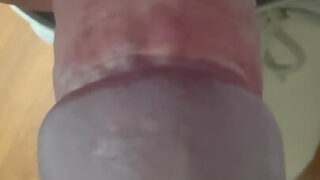 Jonge Russische transseksuele homo's met enorme penissen die anaal seks hebben